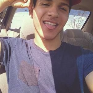 Meet your Posher, Cesar